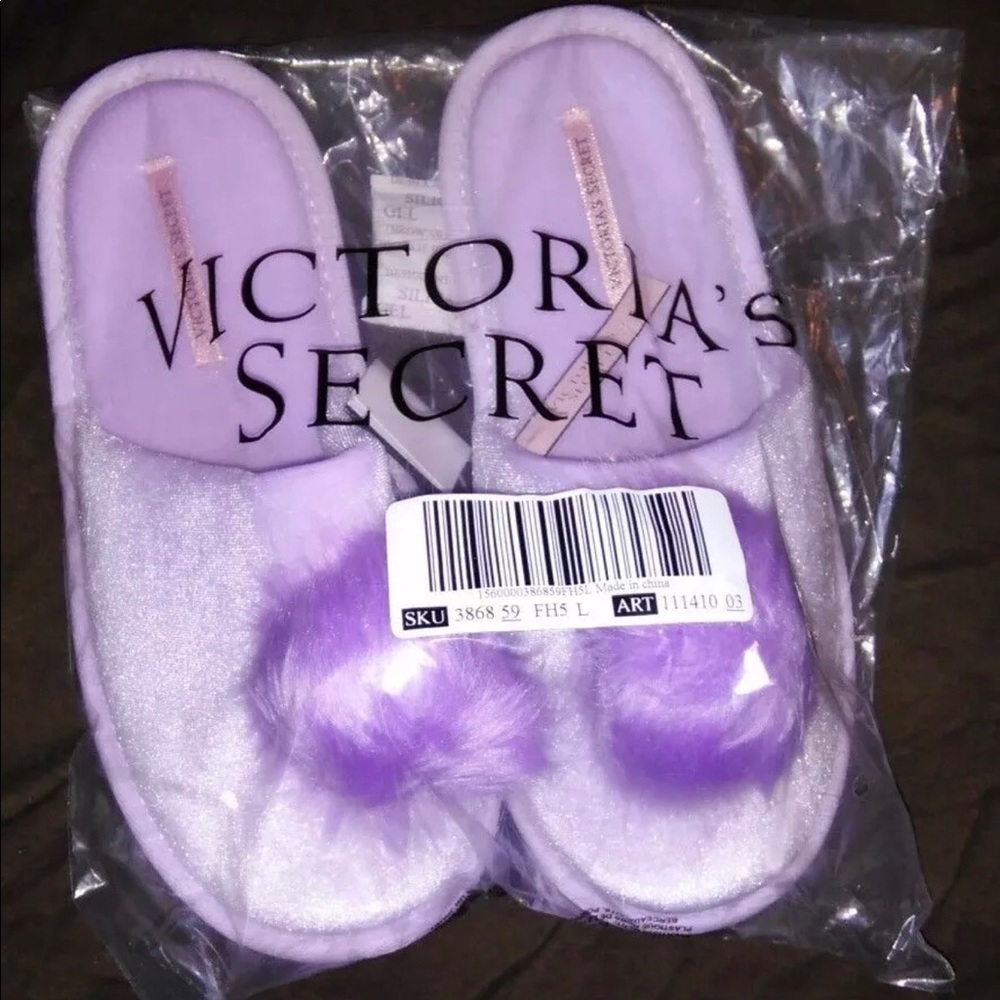 VICTORIA’S SECRET Slippers